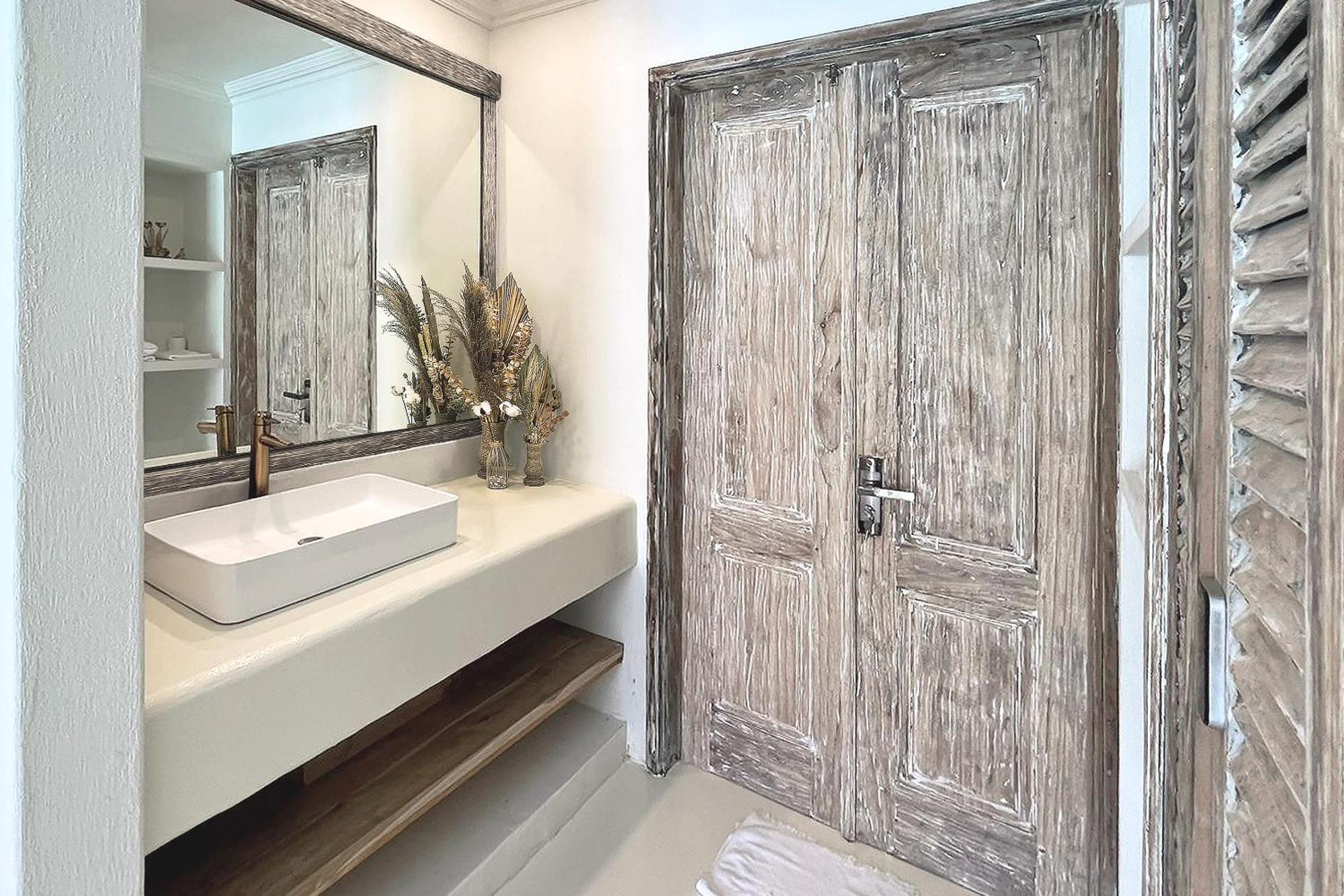 Malicott Athena Private Pool In Kuta Villa *